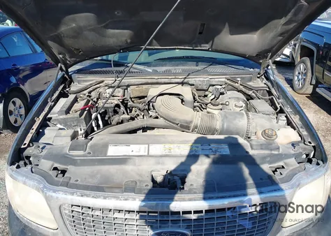 2000 Ford Expedition Xlt z USA, uszkodzony, nr VIN 1FMRU1666YLA65647